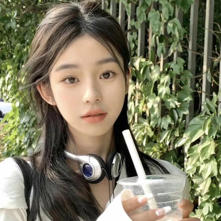 爱与群魔海报