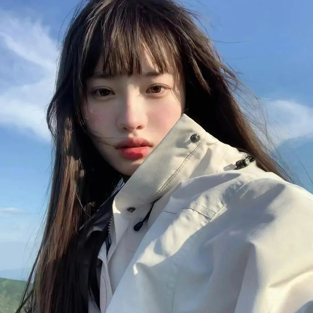 还是很爱她海报